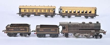 Hornby, Zug „Flèche d’Or“
mit elektrischer Lokomot