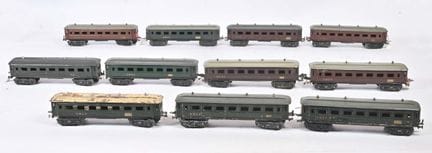 L.R., elf SNCF-Wagen
(24 cm) mit Drehgestellen, ve