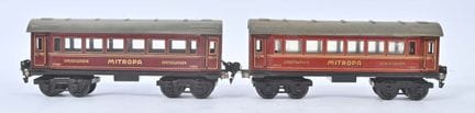 Märklin, scartamento O,
Due carrozze Mitropa rosse