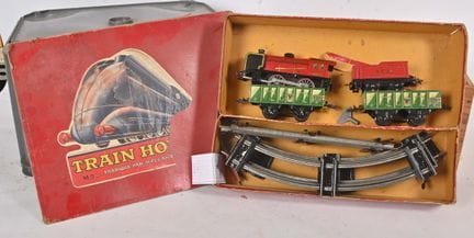 Hornby, Set in Bordeauxrot, Serie M3
mit mechanisc