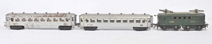 L.R., Triebwagen BB 401
Grüne SN CF, mit zwei silb