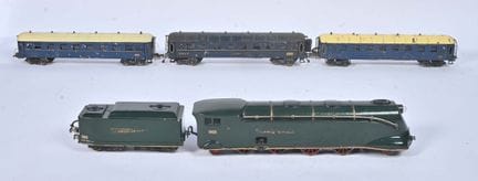 L.R., Super Rapide
Seltene, stromlinienförmige Lok