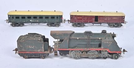 L.R., SNCF-Zug
mit schwarzer Elektrolokomotive vom