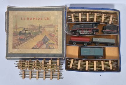 L.R., blaues Set
mit Güterzug mit schwarzer elektr