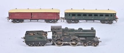 L.R., PLM-Zug mit
grüner Elektrolokomotive 220, PL