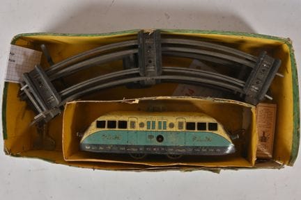 Hornby, PLM-Einzeltriebwagen
aus blau und cremefar