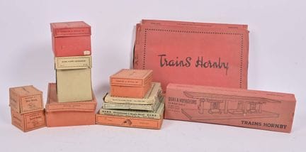 Hornby, Netzzubehör
in Schachteln, darunter zerleg
