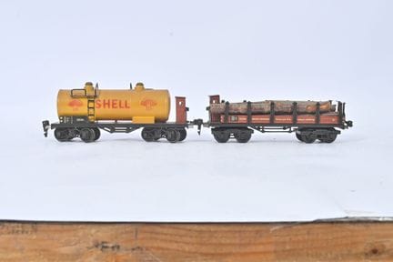 Märklin, scartamento O,
Due vagoni con cabine per 
