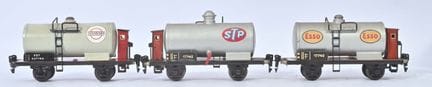 Märklin, scartamento O,
Tre carri cisterna con cab