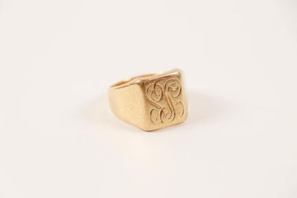 18K yellow gold signet ring (750) engraved with th