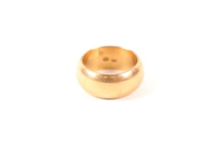 Large 18K yellow gold wedding band (750)
Weight: 1