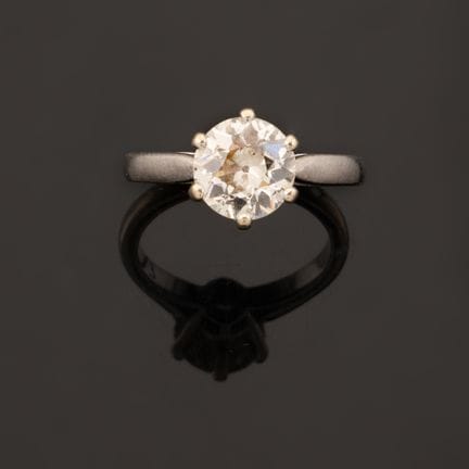 Diamond Solitaire Ring
Set with a 2.06-carat antiq