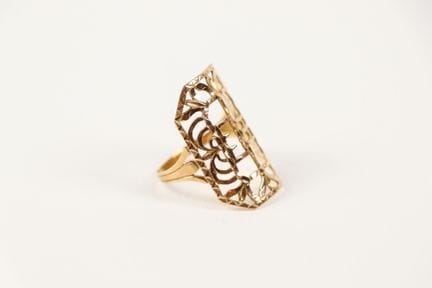Openwork octagonal ring in 18K yellow gold (750)
T