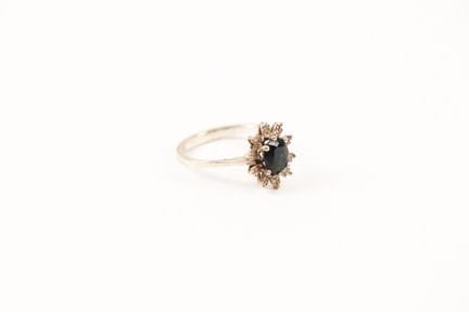 18K (750) White Gold Daisy Ring
TDD 51 - Weight: 2