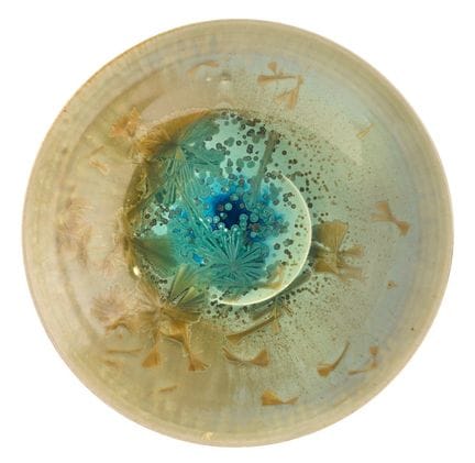 马蒂厄·利沃瓦（20世纪-21世纪）
大型釉面碗
带结晶釉的石质陶器
背面有“Liévois”签名
