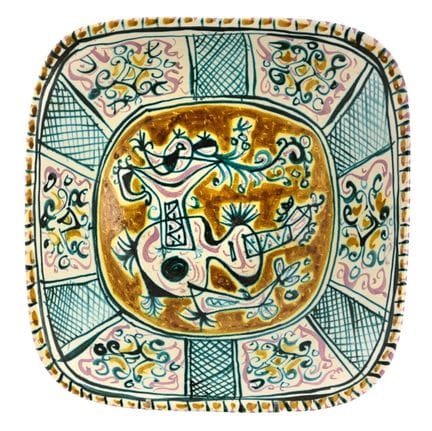 保罗·伊万（Paul YVAIN，1919-2007）
描绘吉他静物的浅盘
多色釉陶
凯拉卢克（Ke
