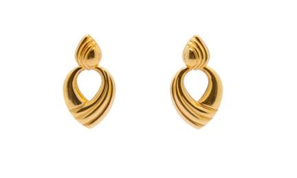 Par de pendientes de oro amarillo (750) de forma g