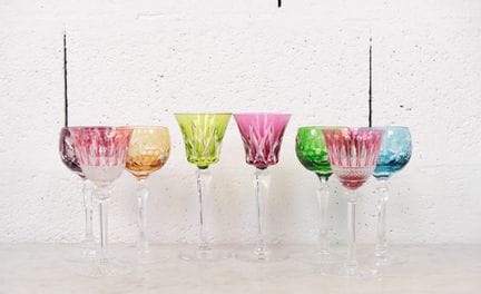 8 verres à vin du Rhin en cristal de couleur compr