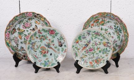 2 coupes et 2 coupelles en porcelaine émaillée pol