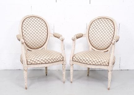 Conjunto compuesto por 2 sillones y 4 sillas con r