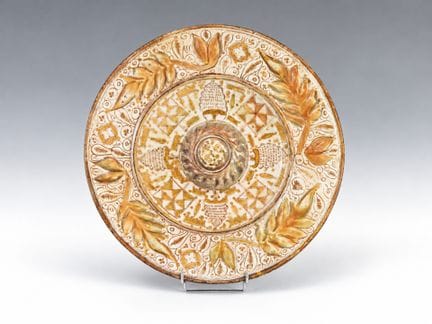 Earthenware “PLAT À OMBILIC” dish with a lustrous 