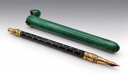 Pen holder in yellow and green gold, with midnight