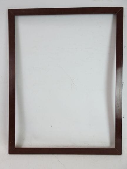 CADRE en acajou. 62 x 47 cm (à vue) - 68 x 53 cm.