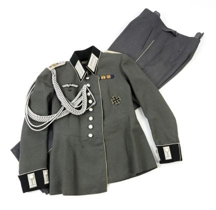 DEUTSCHLAND. UNIFORMEN. Waffenrock eines Hauptmann