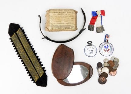 SMALL EQUIPMENT. Set consisting of a regulation mi