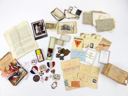 DOKUMENTE – ERINNERUNGSSTÜCKE. Sammlung von Dokume