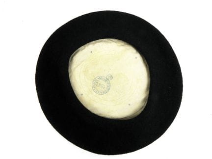COIFFURES. Béret des chantiers de jeunesse en lain
