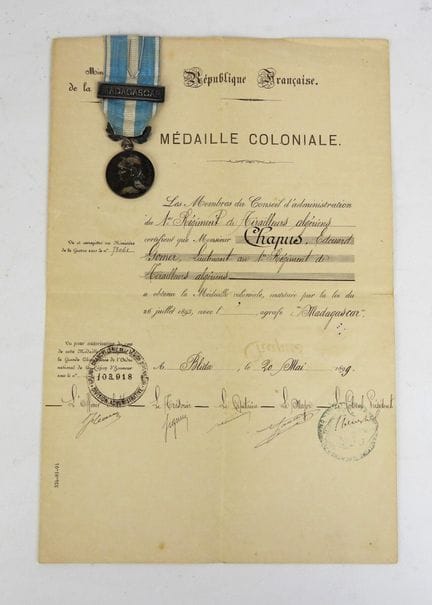 DÉCORATION. Médaille coloniale en argent signée Ge