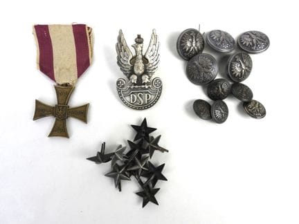 POLAND. Set of insignia, decorations, and buttons 