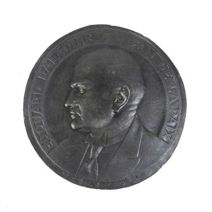 DIVERS. Médaillon en fonte de fer à l'effigie d'Ed