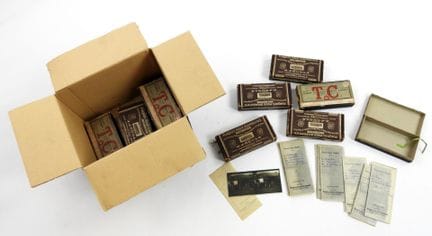 照片。约136张6×13厘米规格的玻璃底片，其中包括7盒共66张1915年东方战线拍摄的底片， 另有