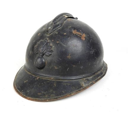 COIFFURES. Casque Adrian modèle 1915 d'infanterie 