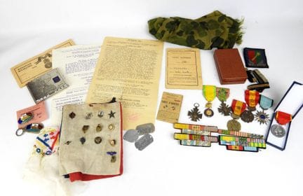 INSIGNES INDOCHINE. Ensemble de documents insignes