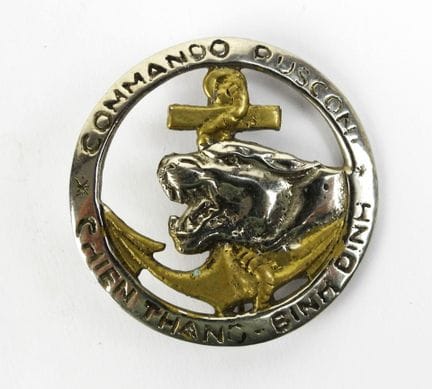 INSIGNES INDOCHINE. Rare et authentique insigne de