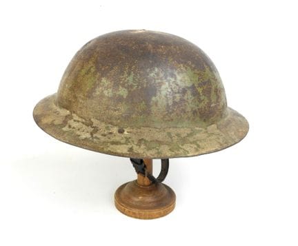COIFFURES. ANGLETERRE. Casque Brodie MK I 1er type