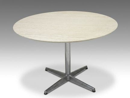Arne JACOBSEN (1902-1971) dans le gout de. Table c