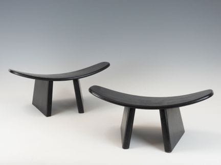 Alain GAUBERT (XXe): 
Paire de tabourets "Shoggi" 