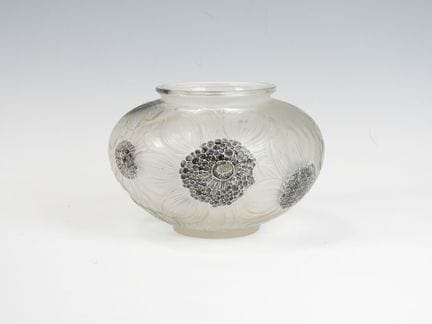 René LALIQUE (1860-1945)
Vase "Dalhias" en verre p