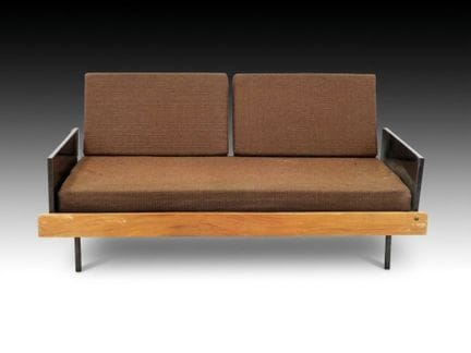 Dans le gout de Pierre GUARICHE: 
Banquette forman