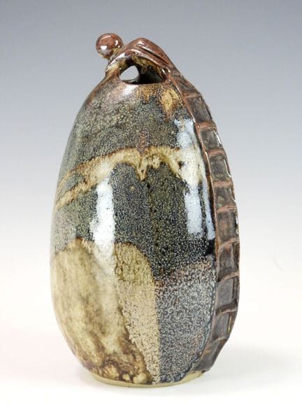 Annie MAUME (née en 1945). 
Vase en grès émaillé b
