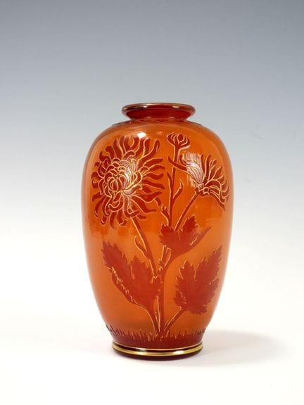 SAINT LOUIS : 
Vase ovoïde en cristal à décor de f