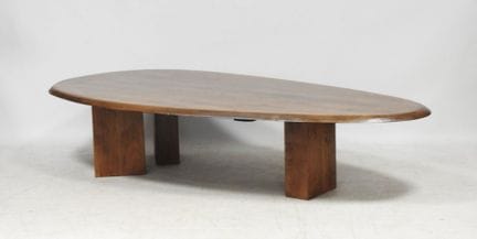 Modern Design
Coffee table with a free-form top ma