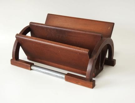 Obra de estilo ART DECO
Portacartas de madera natu