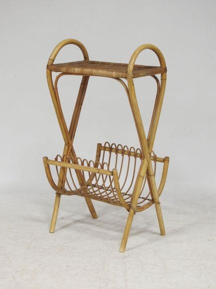 Piece from the 1950s
Small decorative rattan side 