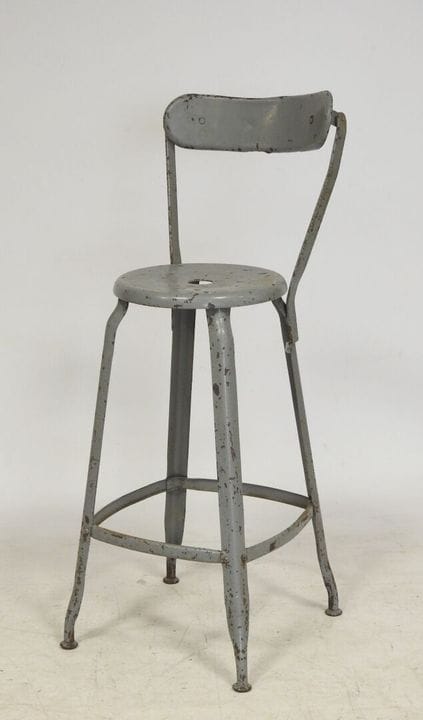 Werk aus den 1950er Jahren
Atelier-Hochstuhl vom T