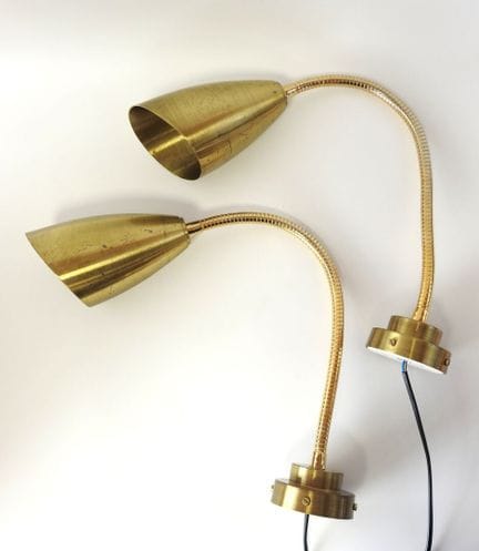 Stück aus den 70er Jahren
Ein Paar Tischlampen aus